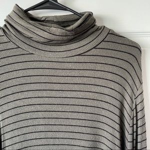 Lightweight Turtleneck